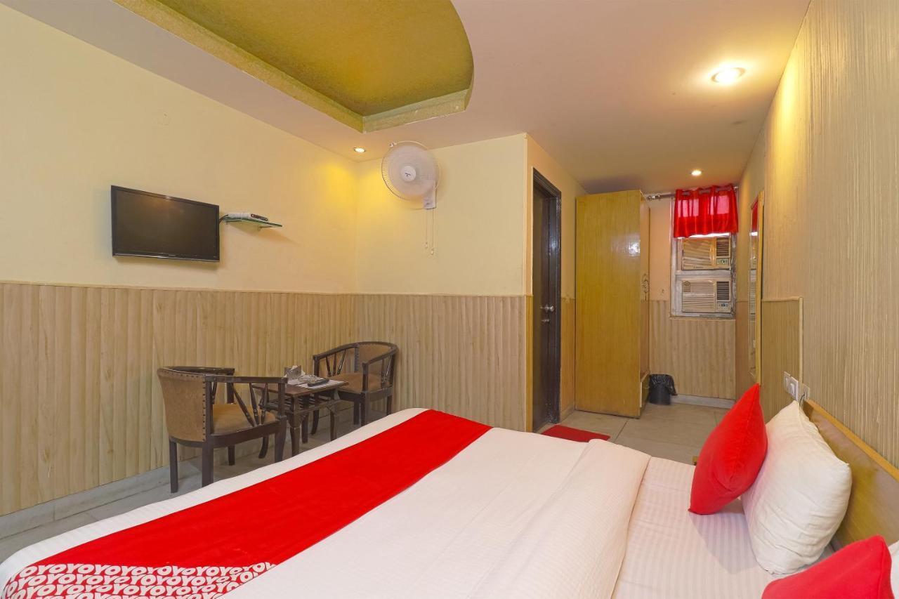 Oyo 834 Shree Balaji Hotel ฟารีดาบัด ภายนอก รูปภาพ