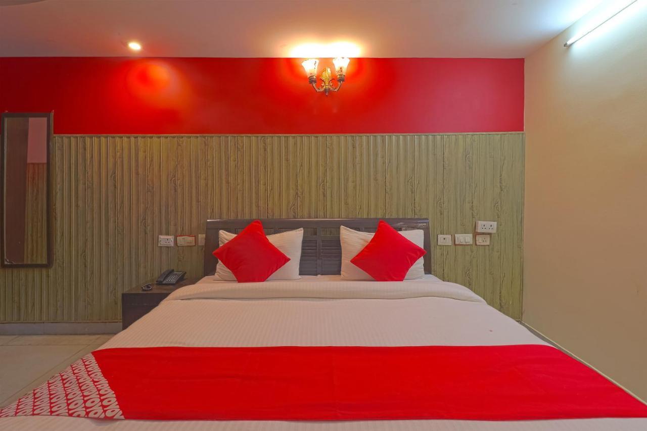Oyo 834 Shree Balaji Hotel ฟารีดาบัด ภายนอก รูปภาพ